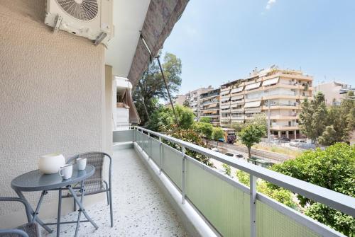 Comfortable Stay Near Neo Faliro Train & Port
