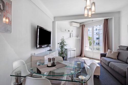 T2 Moderne Cannes