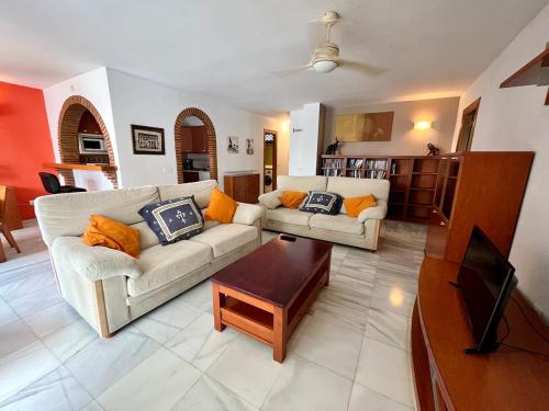 Central 3 Bedrooms Apartment with Pool