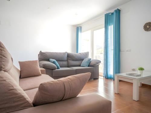 Chalet con piscina compartida alquilamos solo a familias