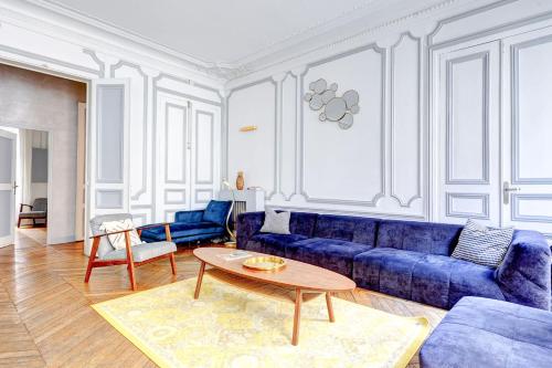 Luxueux appartement Parisien Avenue des Champs-Elysees