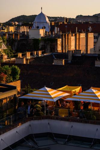 Aria Hotel Budapest by Library Hotel Collection — Property building