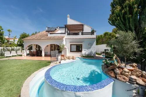 Villa by the beach 5 bedrooms photo 1