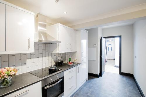 Η κουζίνα ή μικρή κουζίνα στο Wherstead House