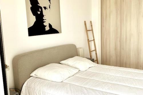 Seafront apartment and private parking