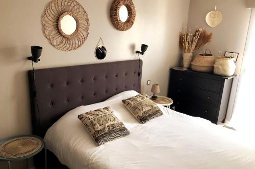 Seafront apartment and private parking