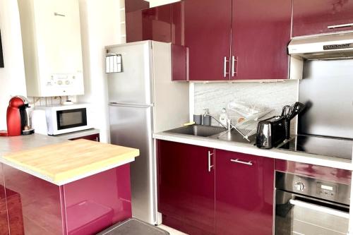 Seafront apartment and private parking