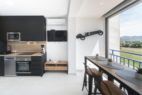WELCS APARTAMENTO 375 EMP con piscina y parking
