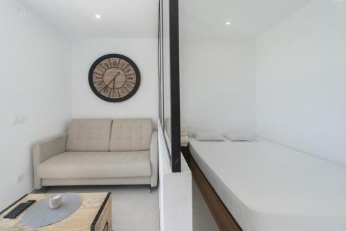 WELCS APARTAMENTO 375 EMP con piscina y parking