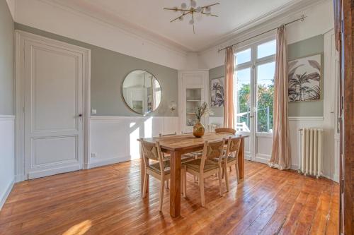 Historic Villa In Arcachon With Heated Pool