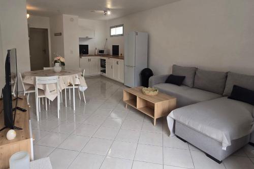 AC Apt with Balcony in Saint-Raphaël