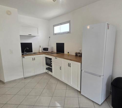 AC Apt with Balcony in Saint-Raphaël