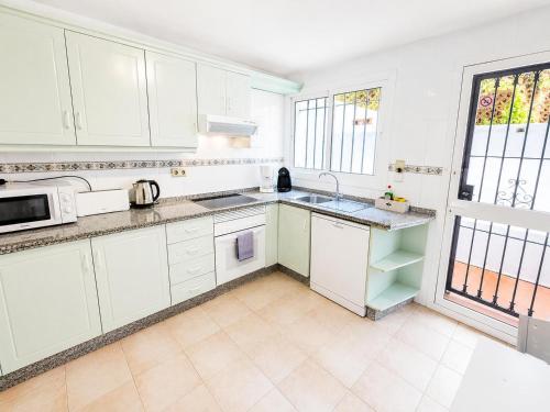 Nerja Paradise Rentals - Villa Los Leones