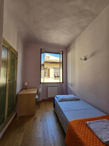 Central & Spacious 2BR Apt near San Lorenzo Market