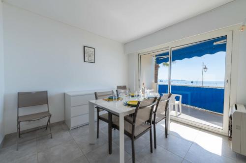 2-Br Seafront Apartment in Cannes