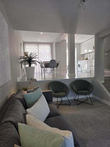 Buganvilia House Faro Elegant Urban Retreat