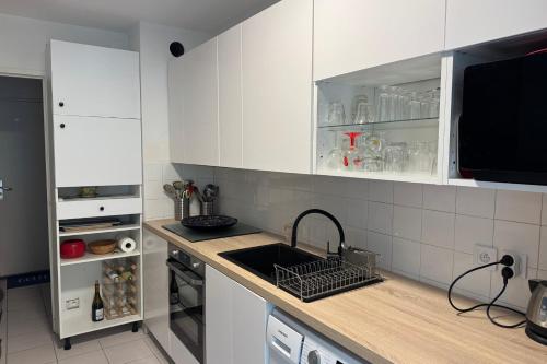 Spacious 73m with Terrace & Parking