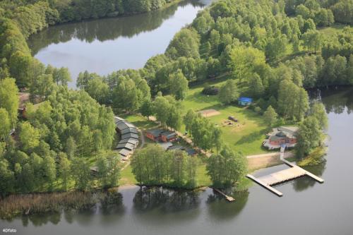 Domki nad Jeziorem Wisola