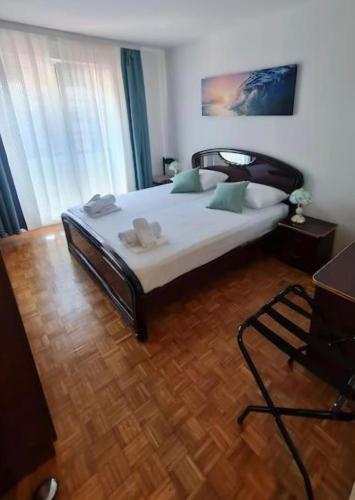 Apartman Mira Zadar-Spacious 3-Bedroom Apartment near Beach & Old Town