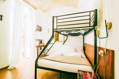 Rooms Steps from Colosseum by Welcome In