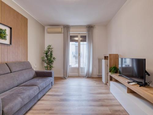 Xenia Milano - 3 room apt in Via Lepontina 9