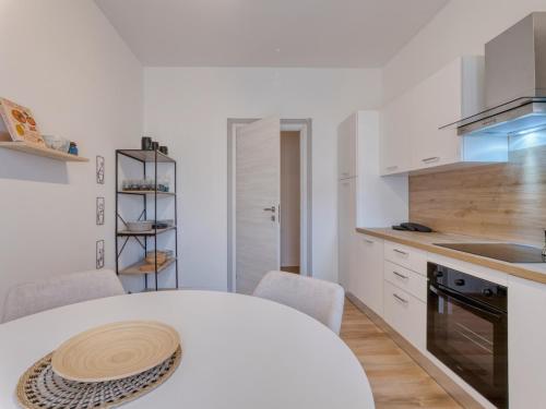 Xenia Milano - 3 room apt in Via Lepontina 9