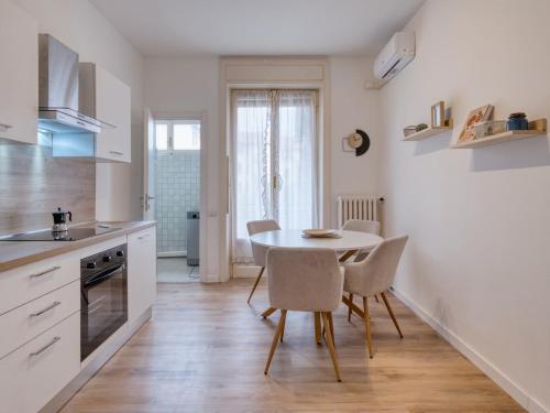 Xenia Milano - 3 room apt in Via Lepontina 9