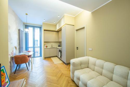 Luxury in the center 1bedroom apartment with AC and balcony