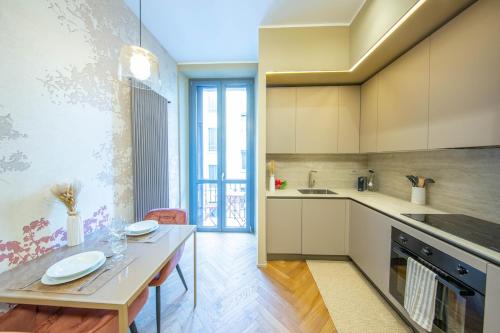 Luxury in the center 1bedroom apartment with AC and balcony