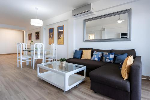 Fuengirola Front Beach, by Homing U
