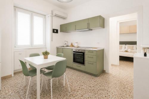 Frapolli 40 Elegant Studio