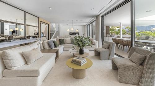VACATION MARBELLA I Villa Almost Heaven, Private Heated Pool, Prime Location Golf Valley, Minutes to Puerto Banus, Hot Tub, GYM, World-Class Dining
