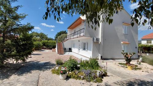 Holiday House Pod Suncem