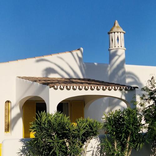 Vilamoura 3BR Villa, Pool, AC, Rooftop & Golf