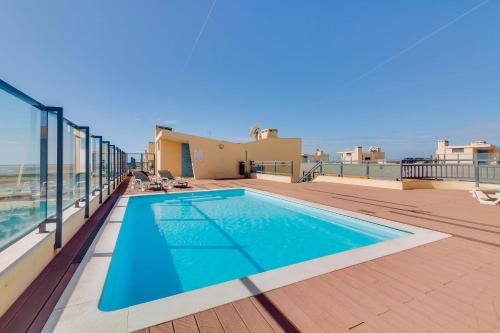 Modern 1Bdr Flat with Pool in Marina by Lovelystay