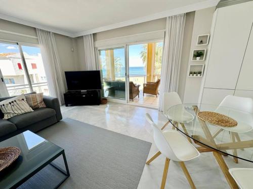 Coral Beach 63 by homeprive