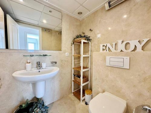 Ático frontal al mar con piscina privada by homeprive