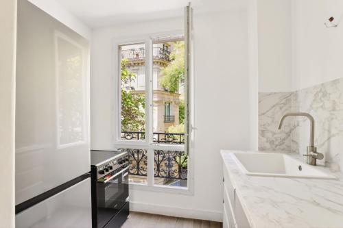 Bright & Spacious 1BR in Montmartre - Paris 18