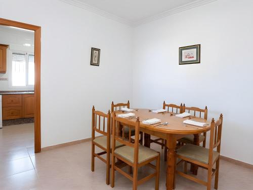 Chalet con piscina privada y zona de barbacoa cerca del pueblo