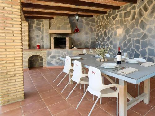 Chalet con piscina y jardin privado No aceptamos grupos de jovenes