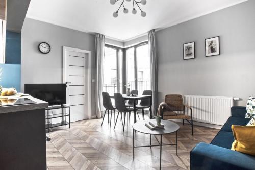 Apartament Długie Ogrody 18 Taras na Dachu z balkonem i Darmowym Garażem
