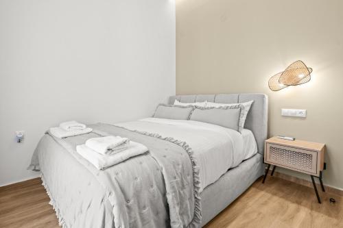 Urban Luxury Apartment in Central Heraklion With Balcony View