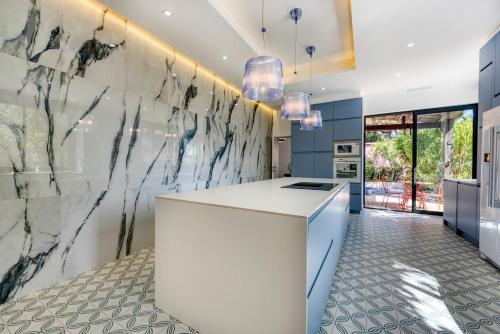 Villa Jaliel I Cannes French Riviera I 270m2 I Spa I 10 minutes du centre-ville I 12 personnes