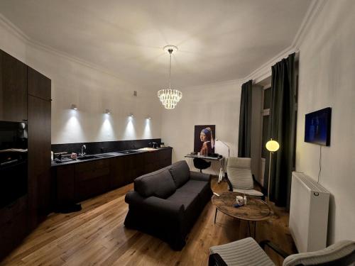 Lazienki park Bagatela street Top floor with lift
