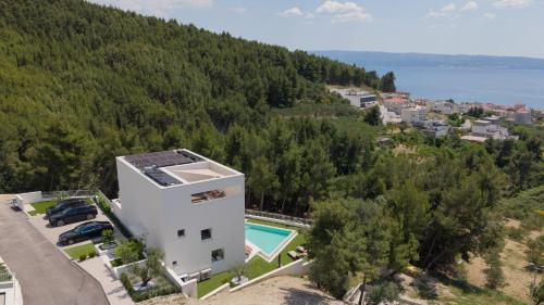 Villa C