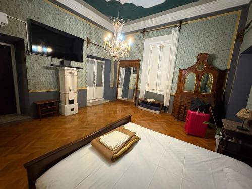 Renaissance villa with terrace & garden