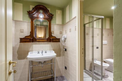 Dimora Storica Palazzo Puccini tesisinde bir banyo