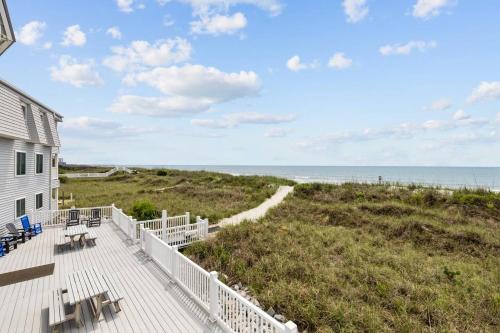 The Beach Is Back photo 32