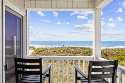 The Beach Is Back photo 27