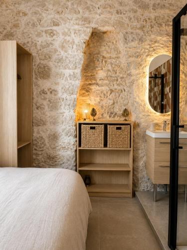 Cozy Loft-Style Apartment - Central Menton